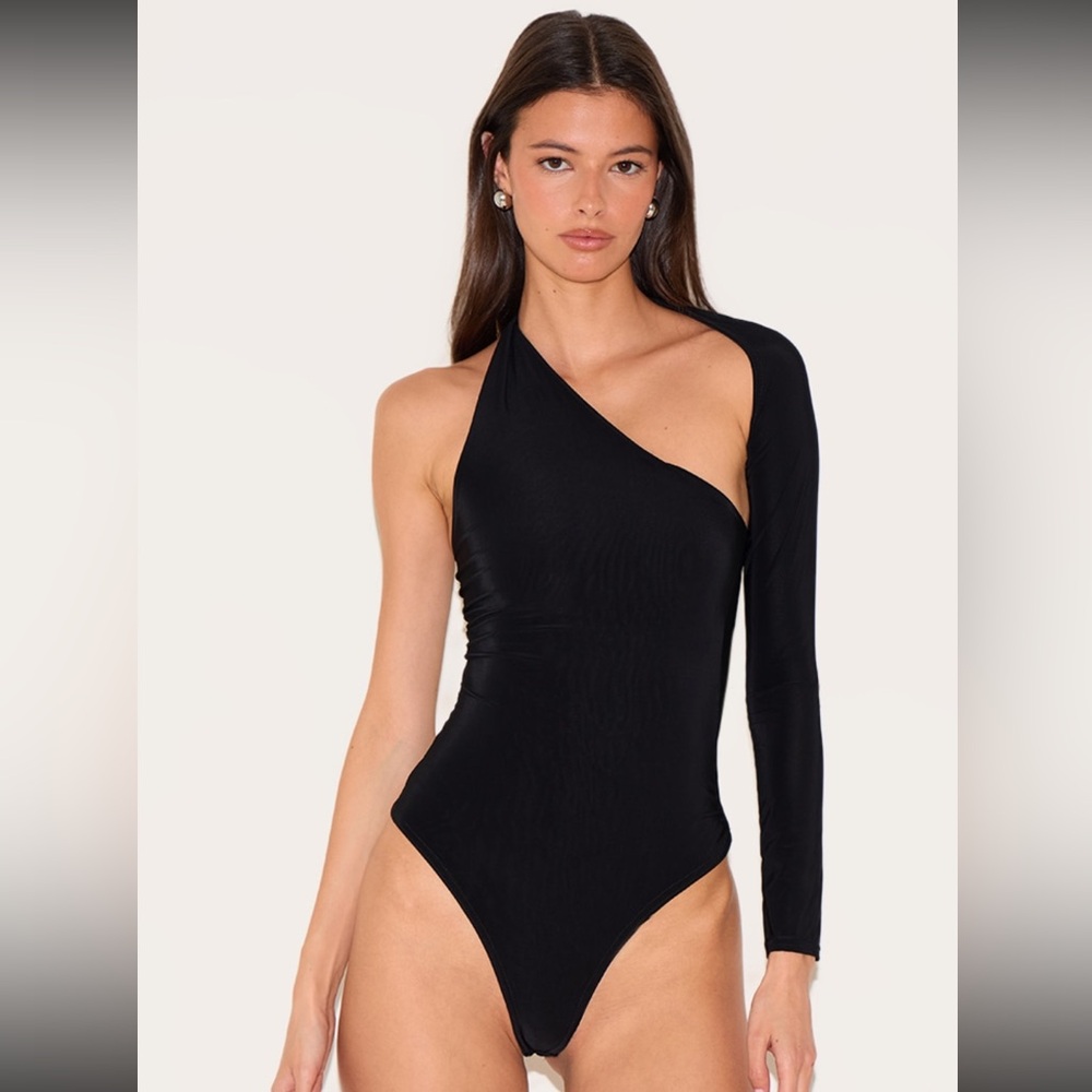 Elegant Black One-Shoulder Top